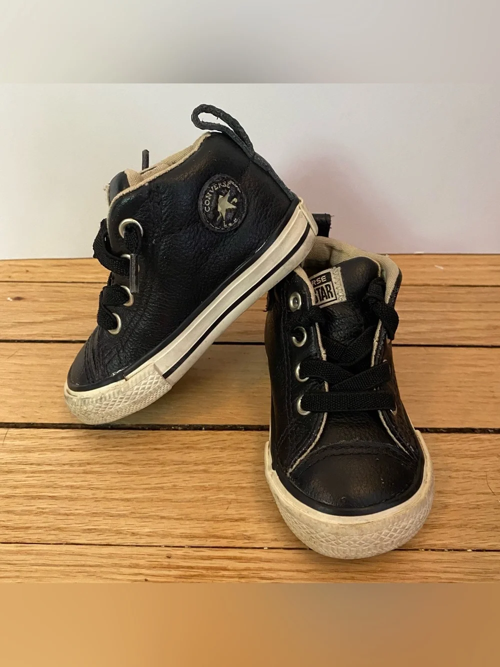Converse All Star Sneakers Black Leather Toddler Sz 4 Lace Up Logo Classic Fun